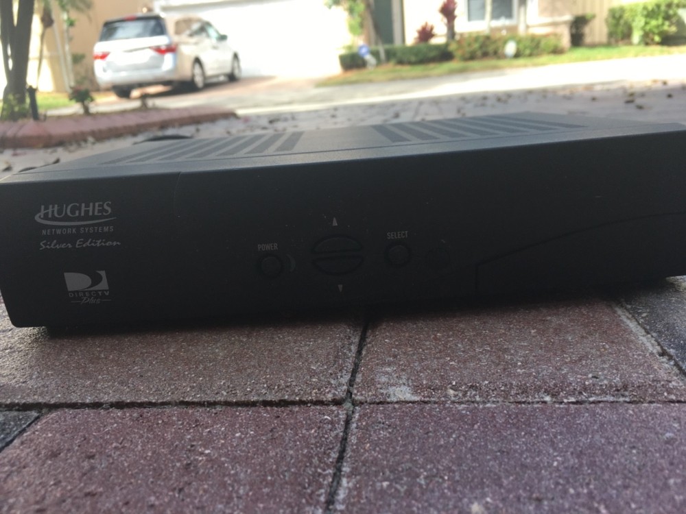 Hughes Network Systems Silver Edition Direct TV Plus Digital Satellite Receiver