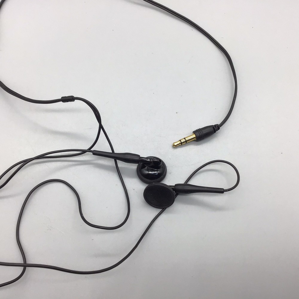 2 Corded Ear Buds SanDisk And Subjekt Tested Both Work