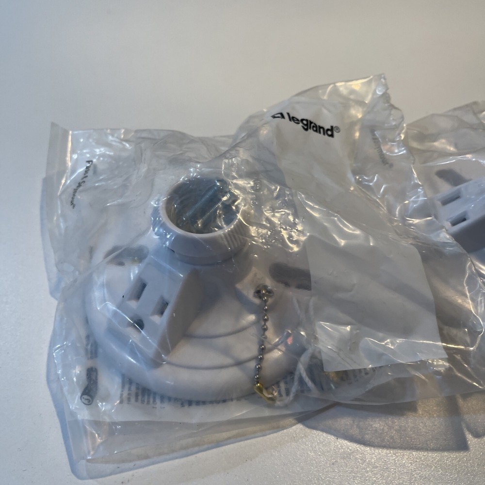 Legend Pass & Seymour S865-WCC18 Plastic Ceiling Lampholder White Pullchain 2 Pk