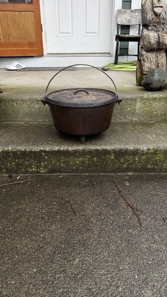 Vintage Cast Iron Three-Legged Pot with Lid And Handle #12