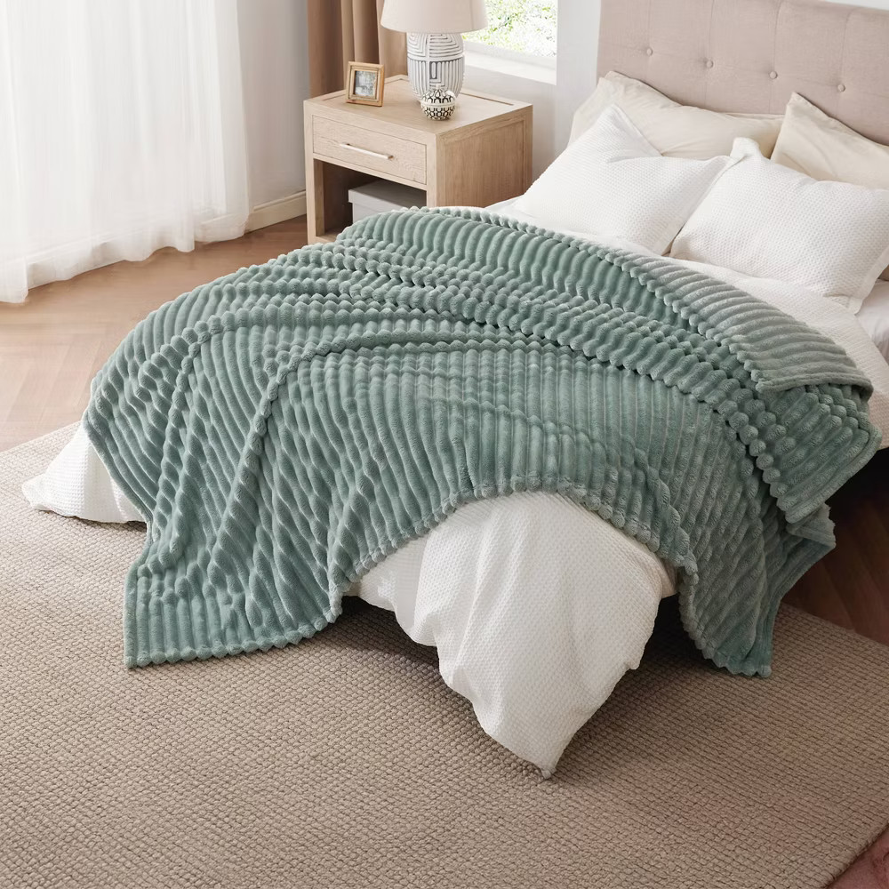 Bedsure Full/Queen Plush Blanket Green