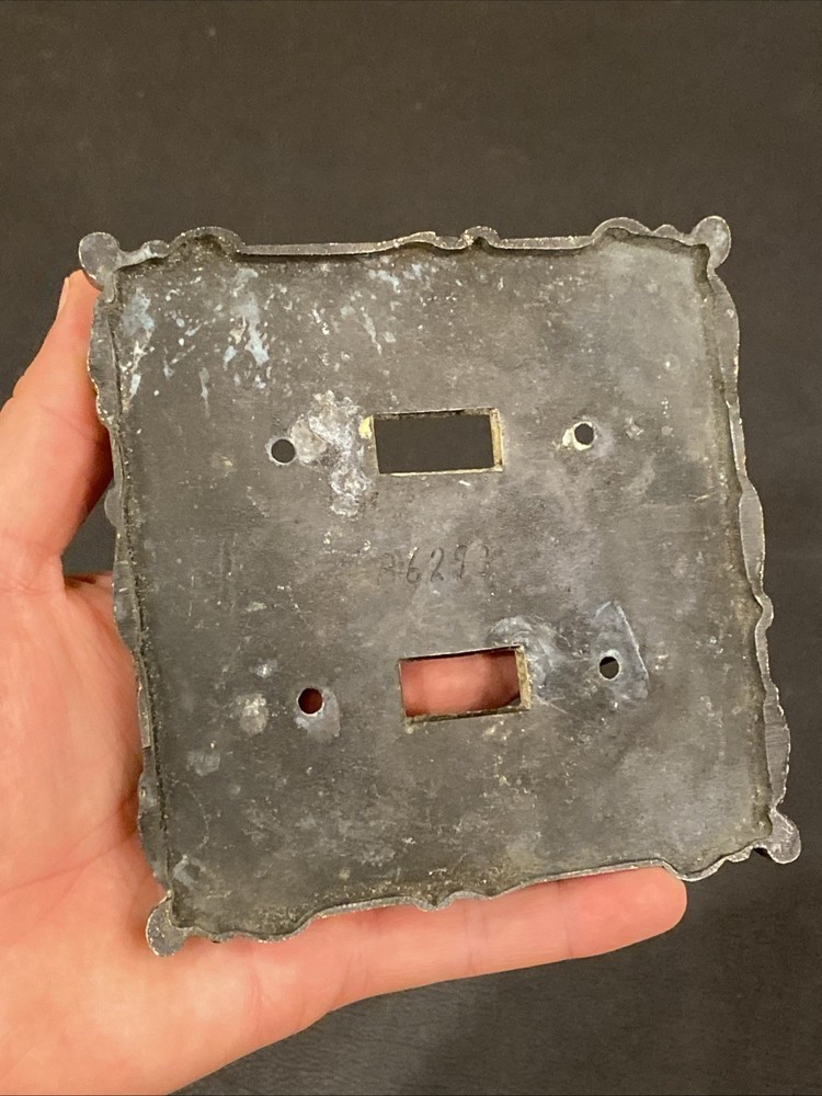 BRASS DOUBLE LIGHT SWITCH PLATE ORNATE DECORATIVE LEAF FLORAL SCROLL HEAVY DUTY