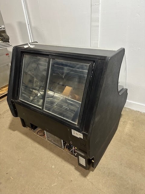 "STRUCTURAL CONCEPTS MP48R" LIGHTED CURVED GLASS REFRIGERATED BAKERY DISPLAY CAS