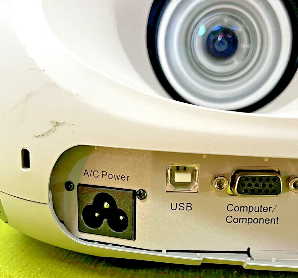 3M Projector Model: SCP712