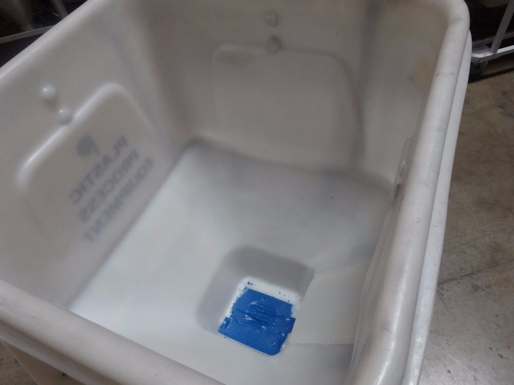 PLASTIC PROCESS EQUIPMENT PLASTIC BINS MOD:MTB175