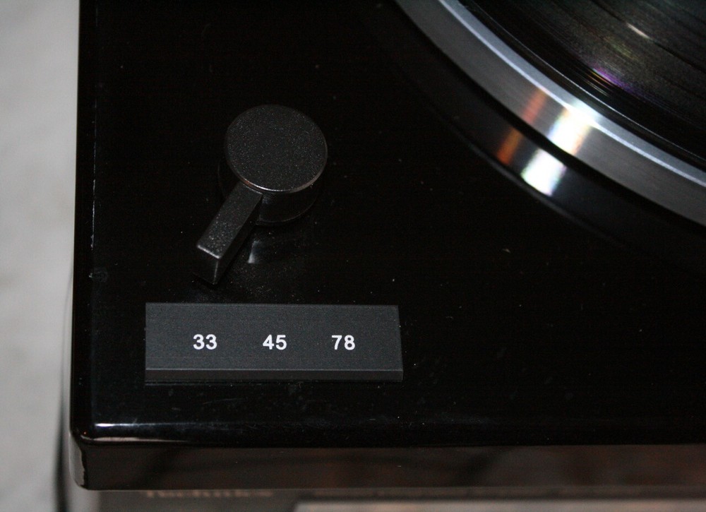 THORENS TD 240 Turntable Lacquer AUDIO TECHNICA GERMANY Excellent Condition!