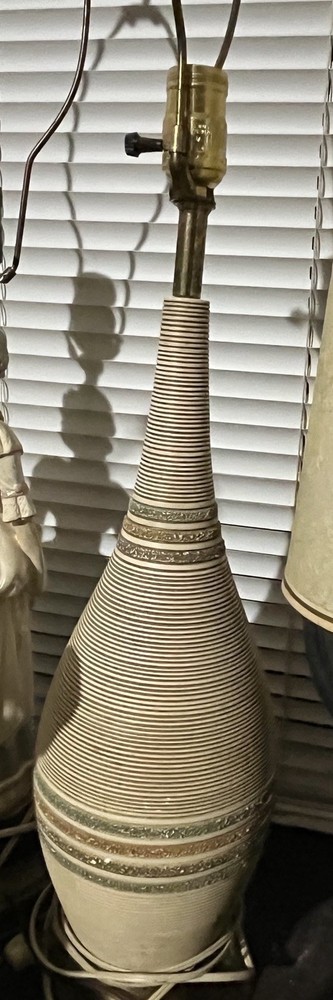 MCM Quartite Creative Atomic Age Tall Table Lamp 28”, Late 50s.