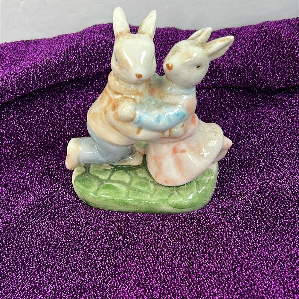 Source Unknown Cream and Pink Decor Accents 3 per set