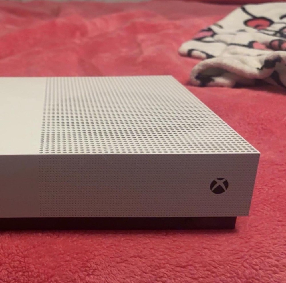 Microsoft Xbox One S Console White Wi-Fi HDMI USB Home Video Game
