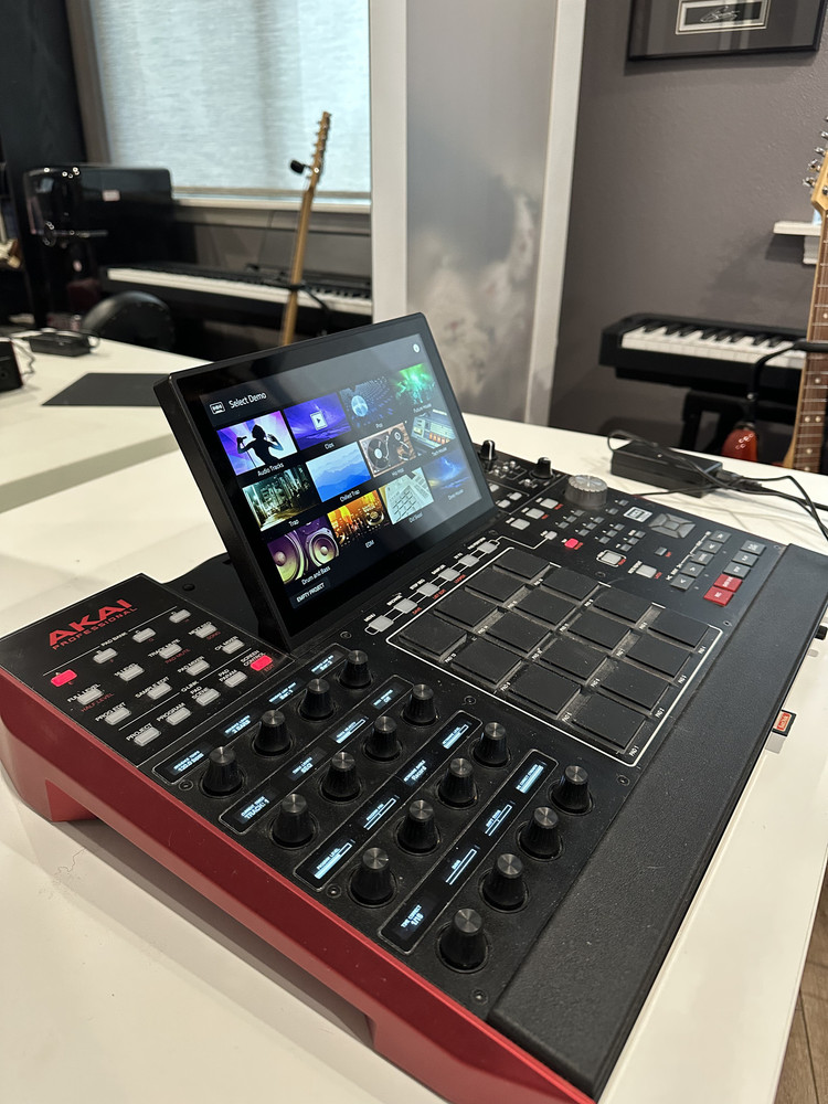 Akai Professional MPC-X Standalone Sampler and Sequencer