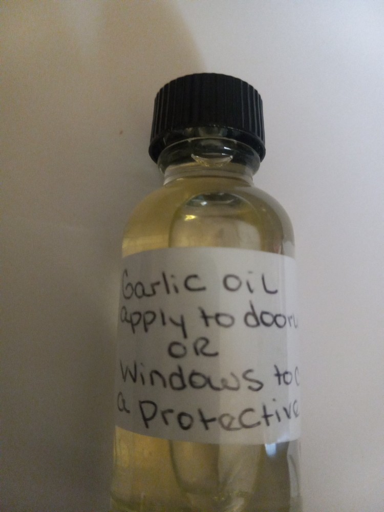 pure garlic oil