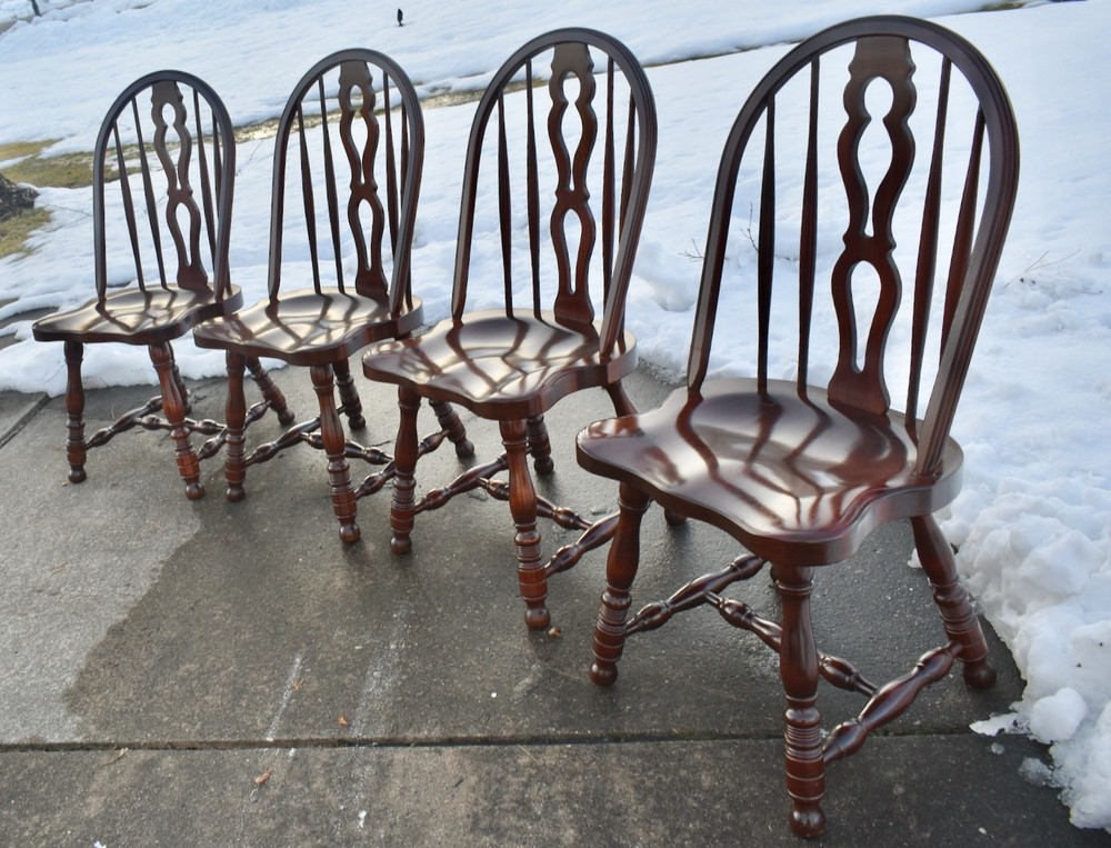 VTG. E.R.Buck Americana Style Maple Windsor Dining Chairs