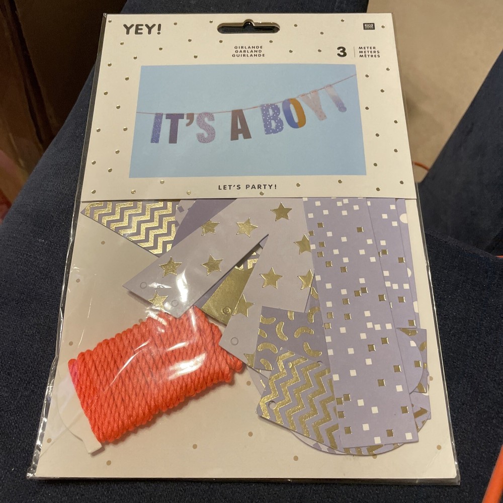 Yey! “It’s a Boy” garland