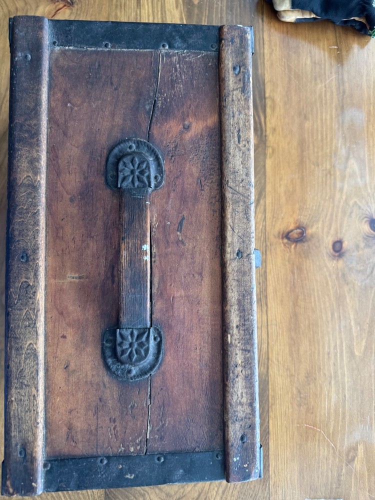 Antique circa 1870-1890 Primitive tool trunk