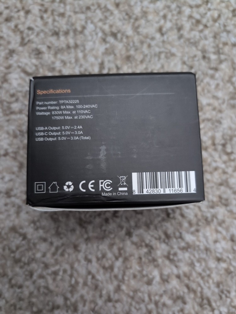 TecPearl - Universal Travel Adapter