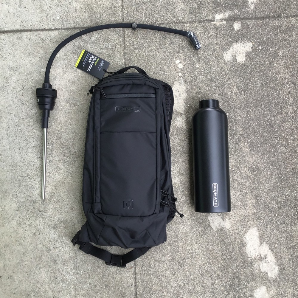 NWT BRUMATE Paragon Hydration Pack 7.5L Black Backpack 40oz Hydration System