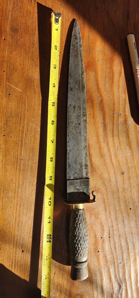 WW1 era Thistle Carved Fighting Dagger