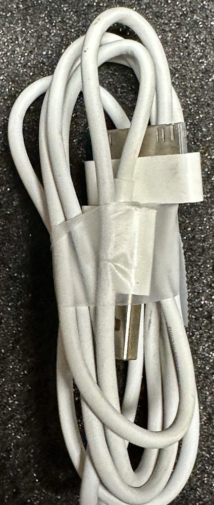 Apple 30-Pin To USB Charge Sync Cable 1 M for Apple iPhone 3G 4 4s Authentic