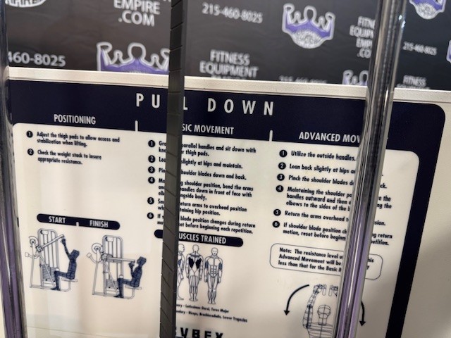 Cybex VR2 Bilateral Diverging Lat Pulldown