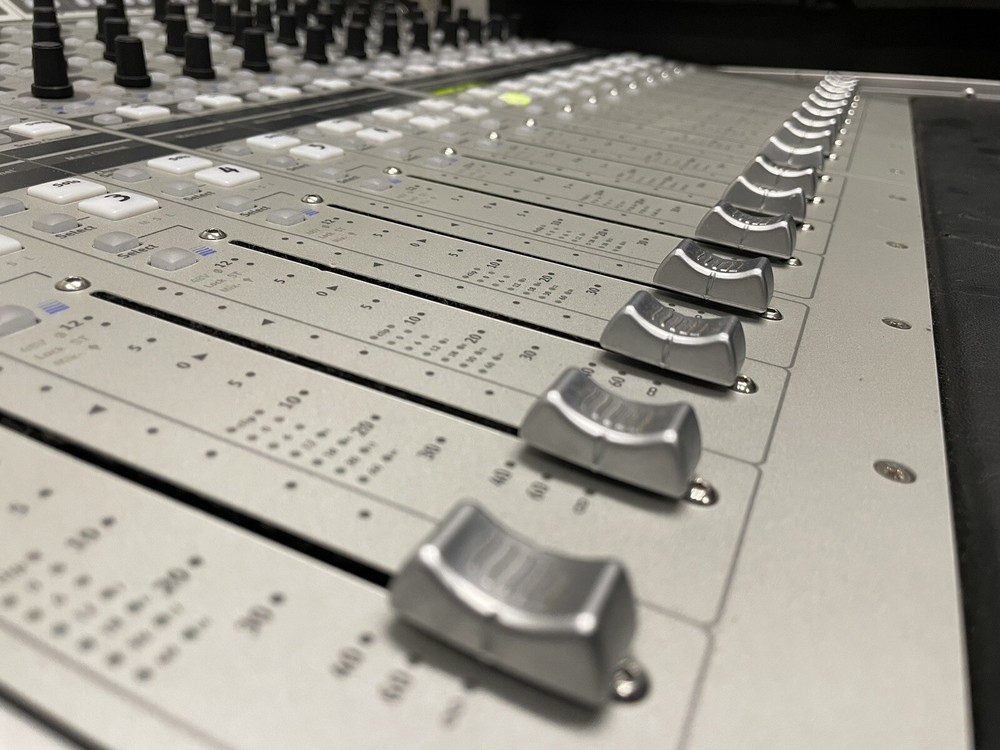 Avid Euphonix Max Air CM416 Control Surface 16 Fader Module (One)