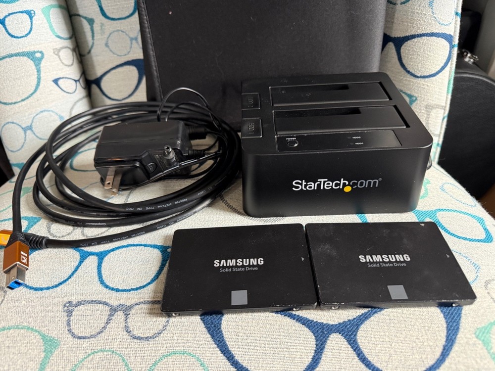 Blackmagic Design HyperDeck Studio Pro 4K UHD & 2 Samsung 870 EVO SSD's