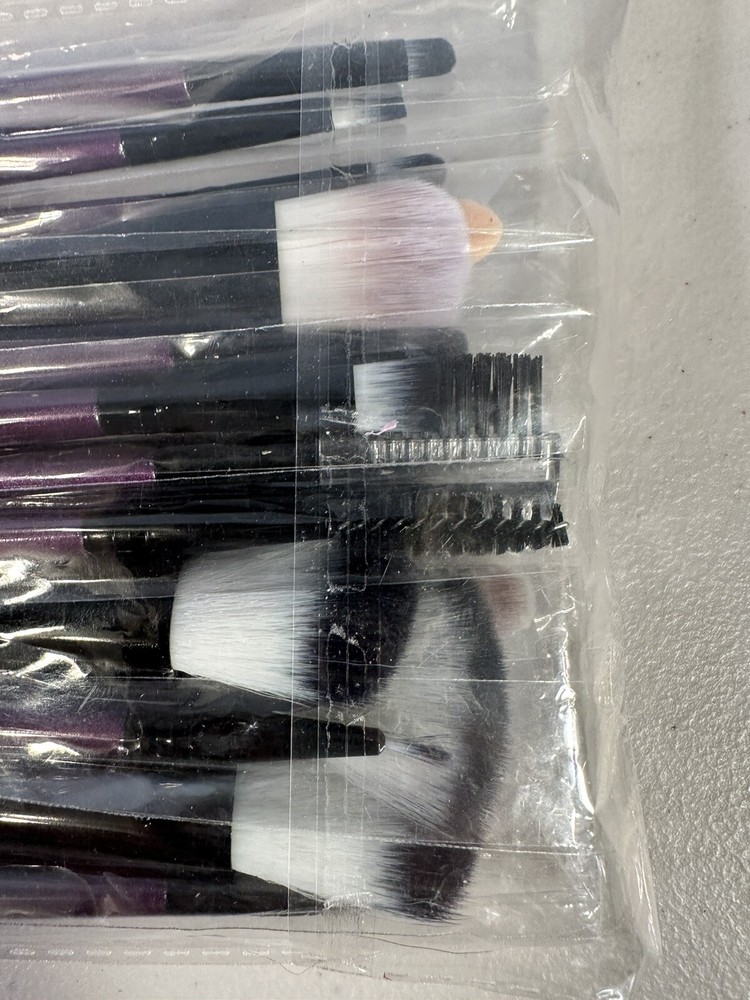 25 Pack Purple & Black Make-up Brushes & Accessories