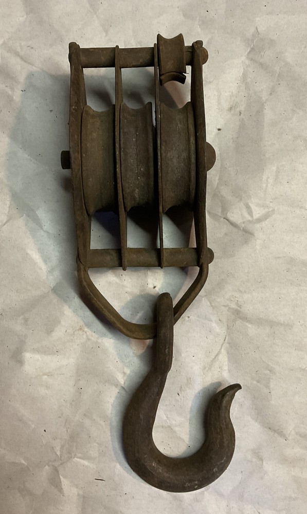 VTG Rustic Iron Tackle & Triple Pulley & Hook