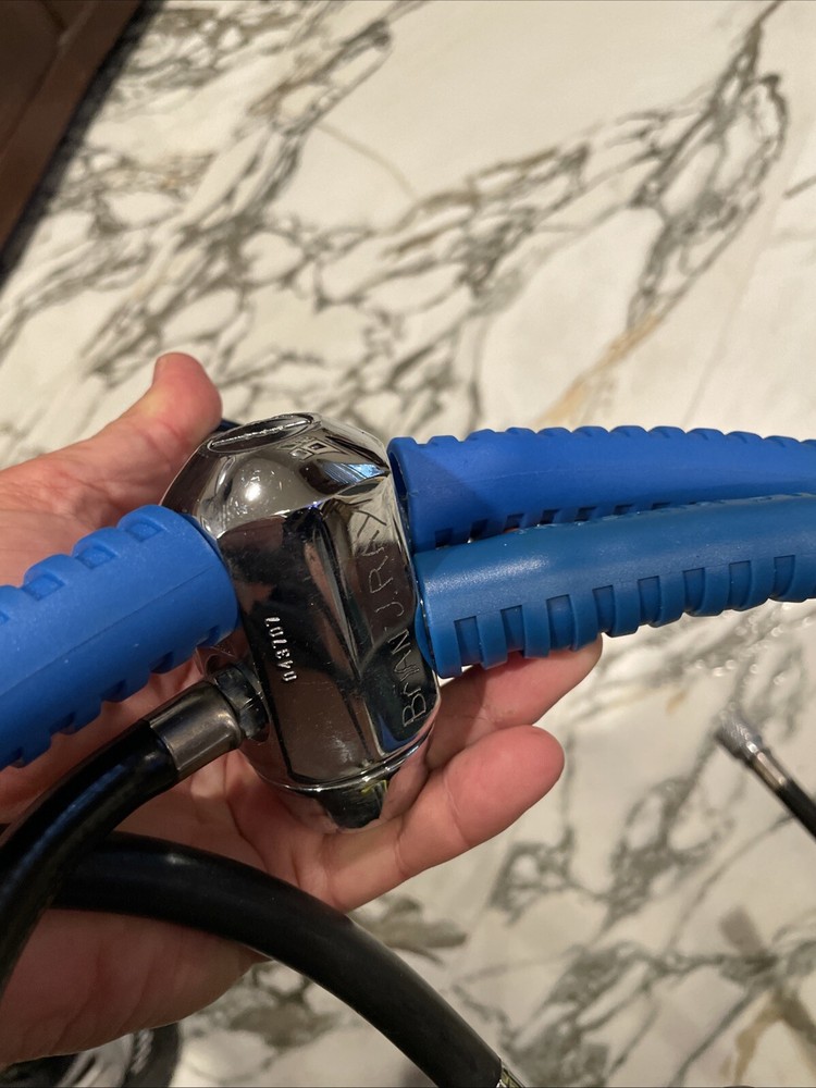 US Divers Aqua Lung Conshelf SAE Regulator with Console