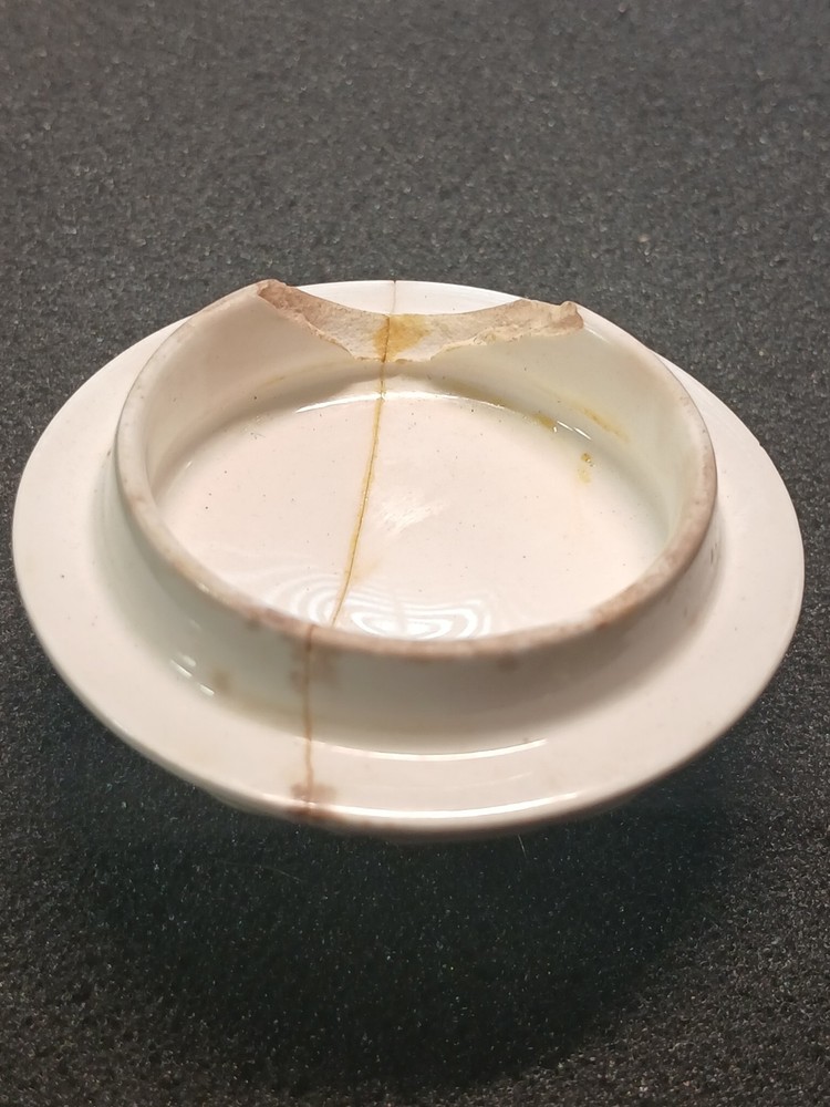 Wedgwood Queensware Lavender on Cream Shell Edge – Multiple Sizes/Conditions