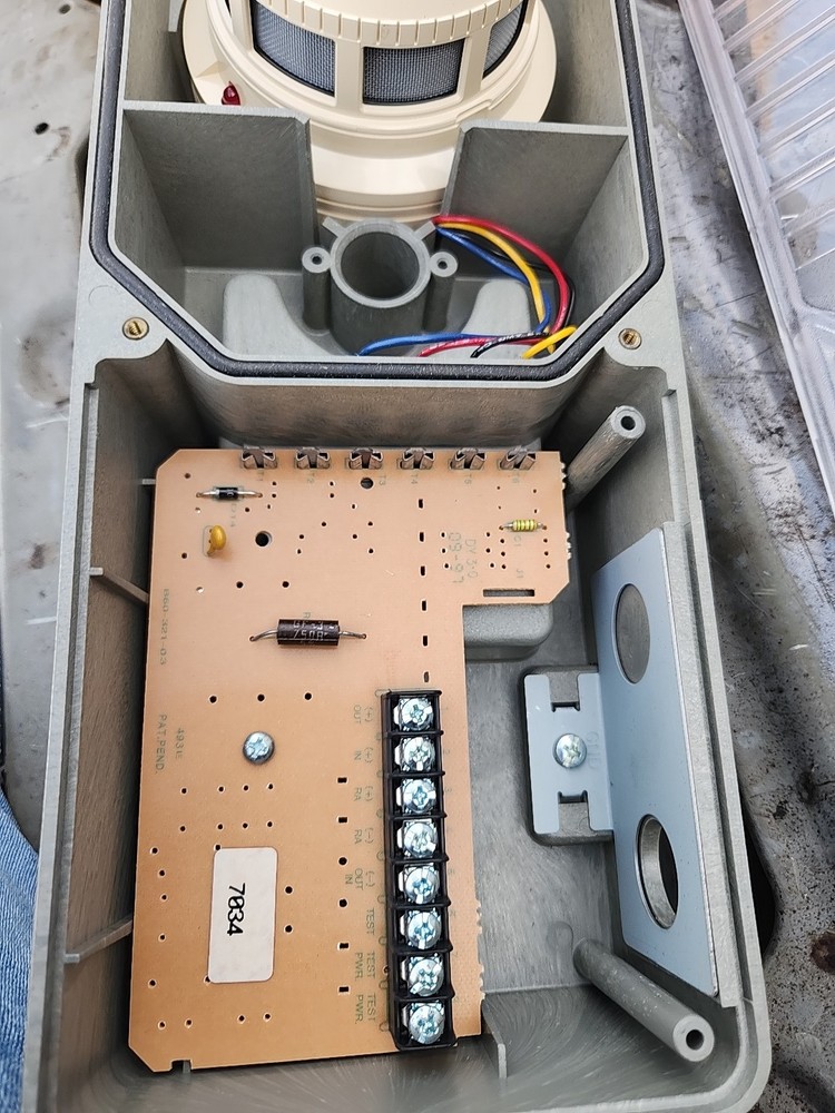 System Sensor /Wire Duct Smoke Detector / / Replaces Model DH400