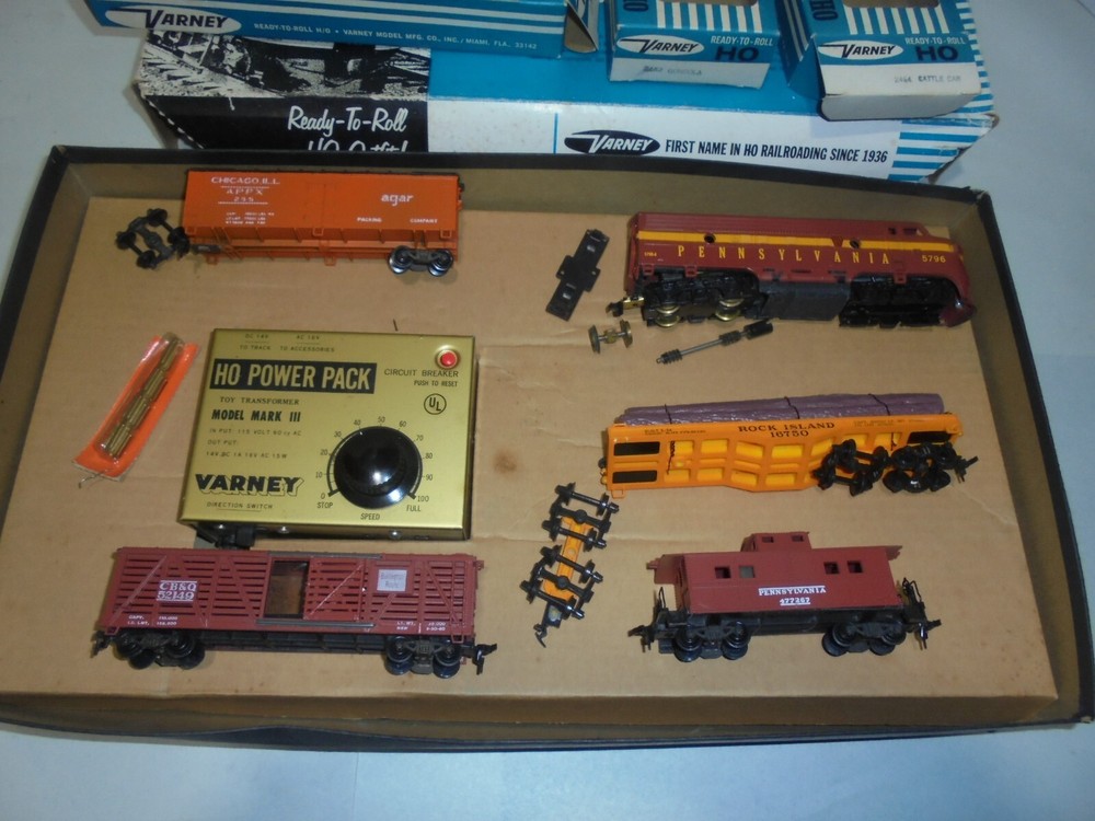 VARNEY VINTAGE HO TRAIN SET WITH ORIGINAL BOX
