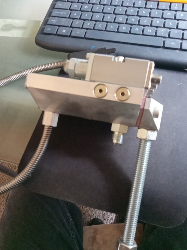 Zents / Nordson Applicator Head.