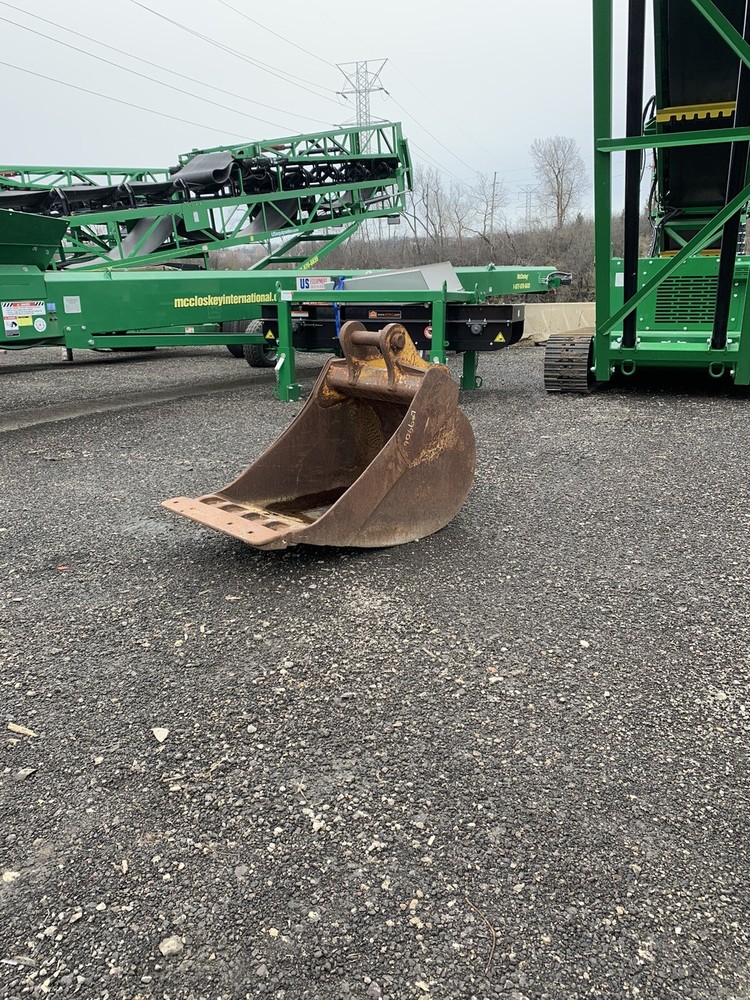 John deere 310 24” Digging bucket