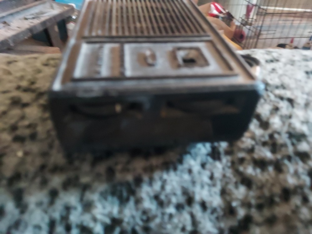 Vintage Used Loyds Transistor Raido. Japan.
