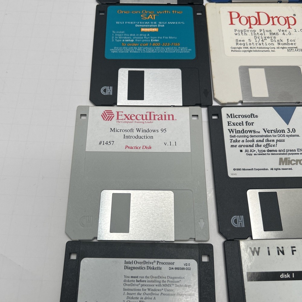 12 3.5" Floppy Disks in Storage Case Random Software EasyCad2, winfax, etc. #5