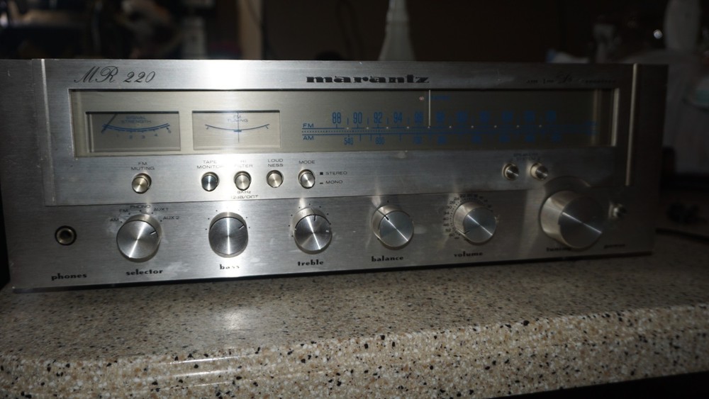 vintage Marantz MR 220 Stereo Receiver. Read Pls