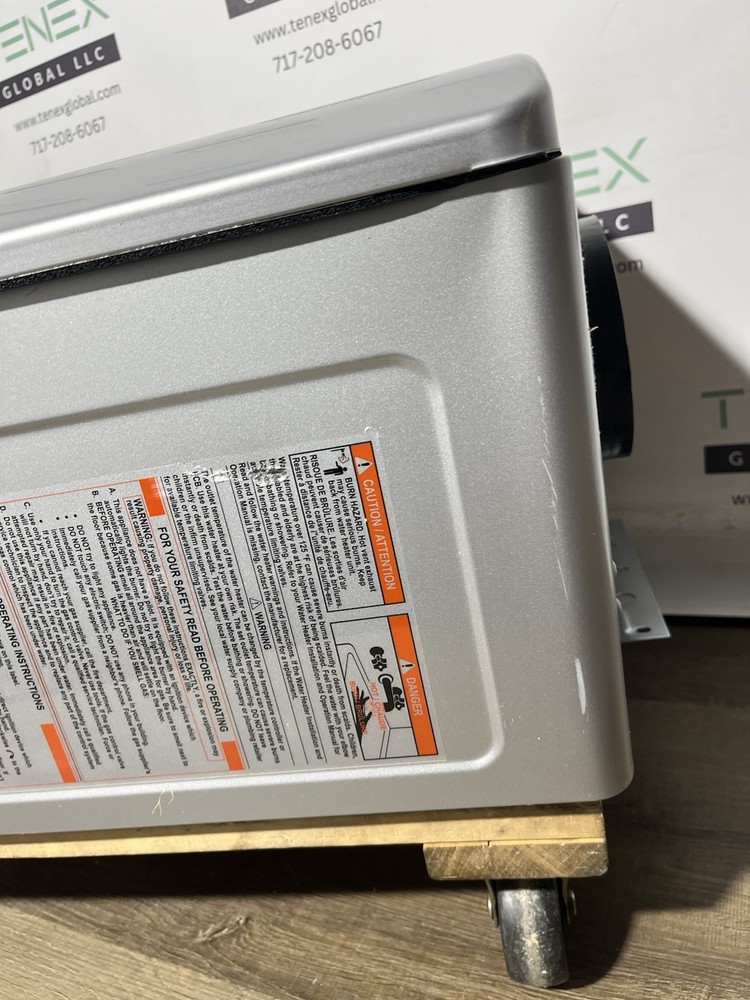 Rinnai RX199iN Tankless Water Heater 199k BTU Nat. Gas/Propane Gas (B-26 #1671)