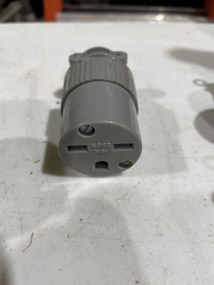 15A 250V FEMALE PLUG W536