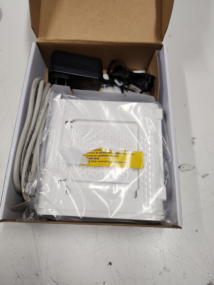 ARRIS® Surfboard® SB6190 Cable Modem, White (used)