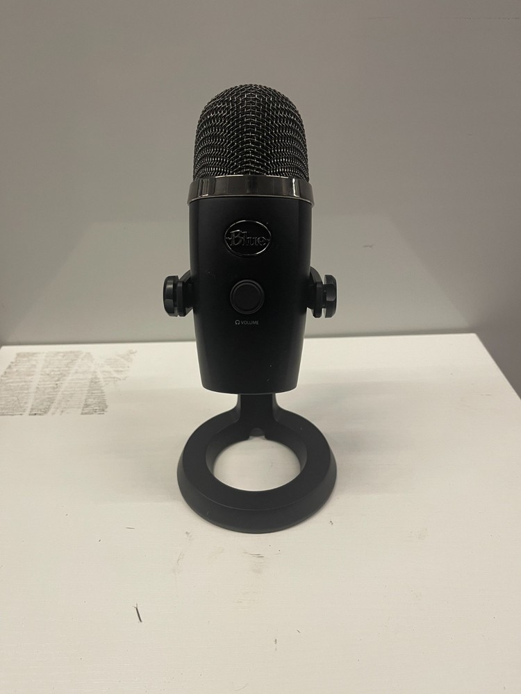 Logitech Creators Blue Yeti USB Microphone - Black