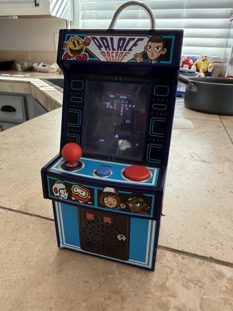 Stranger Things Palace ARCADE HASBRO MINI GAME Unit 20 Games
