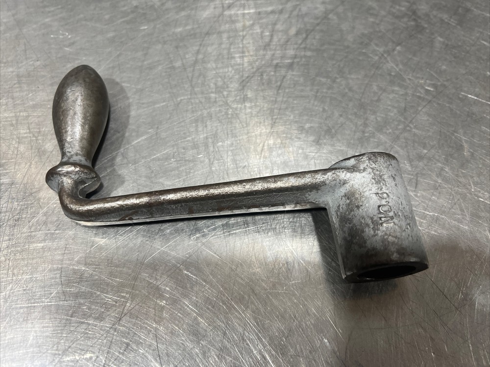 Vintage Williams No 6 cast iron milling machine handle