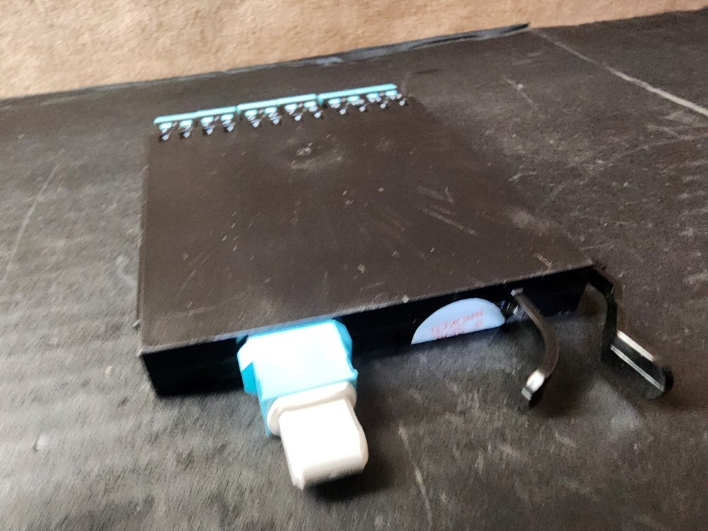 Corning ECM-UM12-05-93Q Edge Module LC Duplex to MTPm