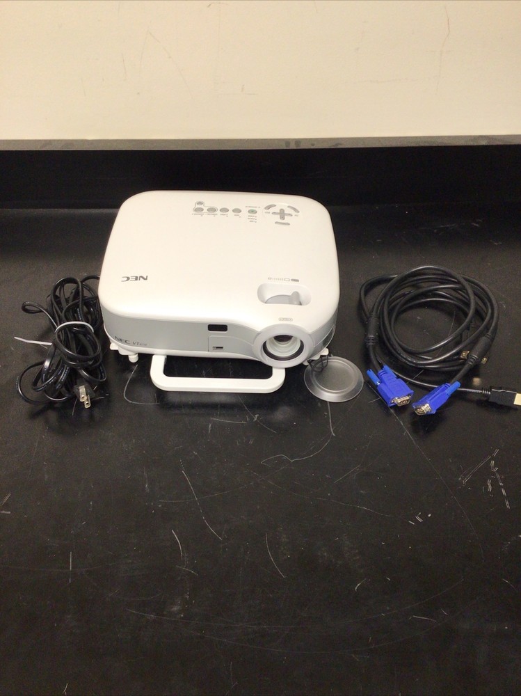 NEC Model VT470 Desktop Projector With Cords