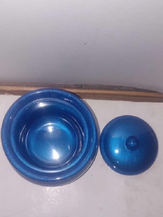 CONTAINER WITH LID POURED FROM RESIN STYLE #2