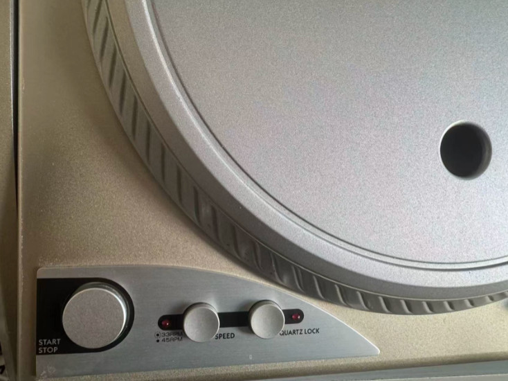 1pcs Vestax PVT-e2 DJ Turntable