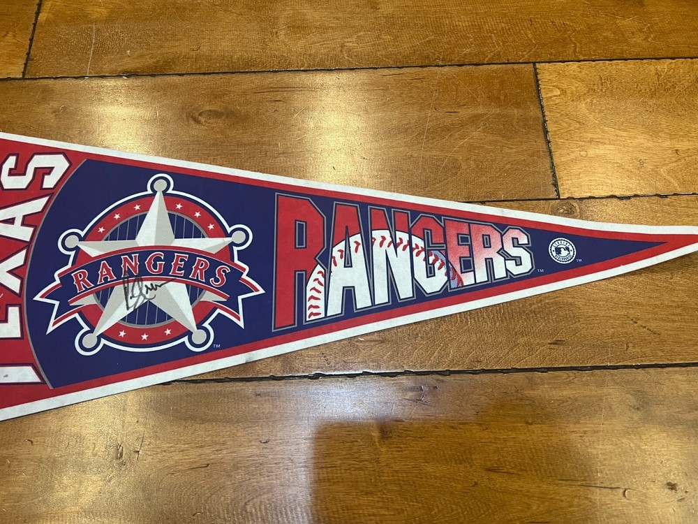 SIGNED VINTAGE TEXAS RANGERS UNKNOWN SIGNED AUTO FULL SIZE MLB PENNANT 30"