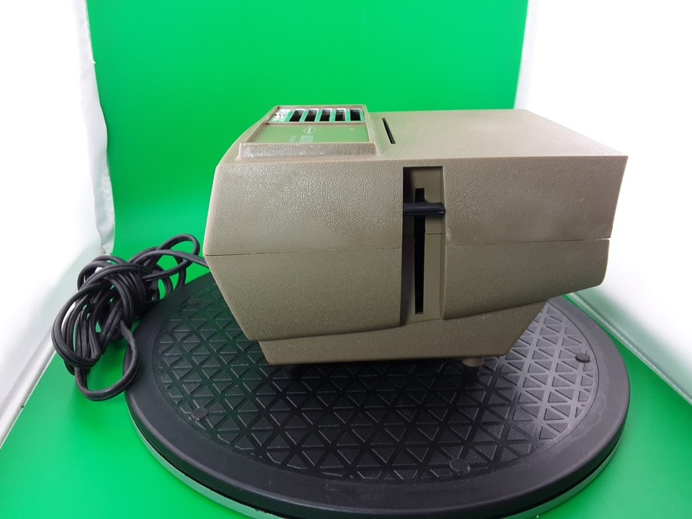 VIEW-MASTER Projector w/3 Complete Packs -Popeye, Peanuts, Daniel Boone Working