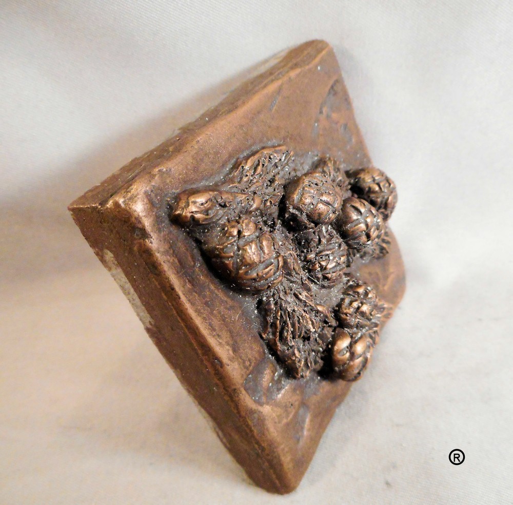 Bronze Pinecones Decorative Dot