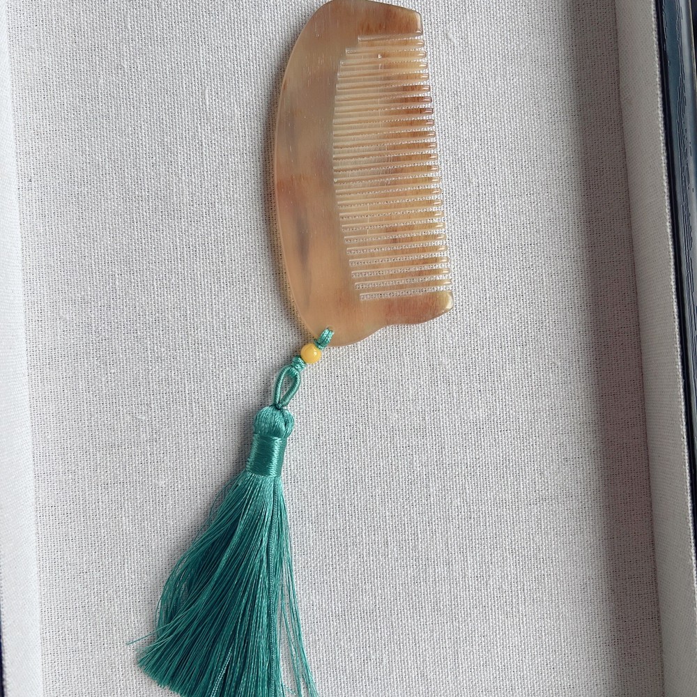 Unique Natural Sheep Horn Comb ,9cm*4cm